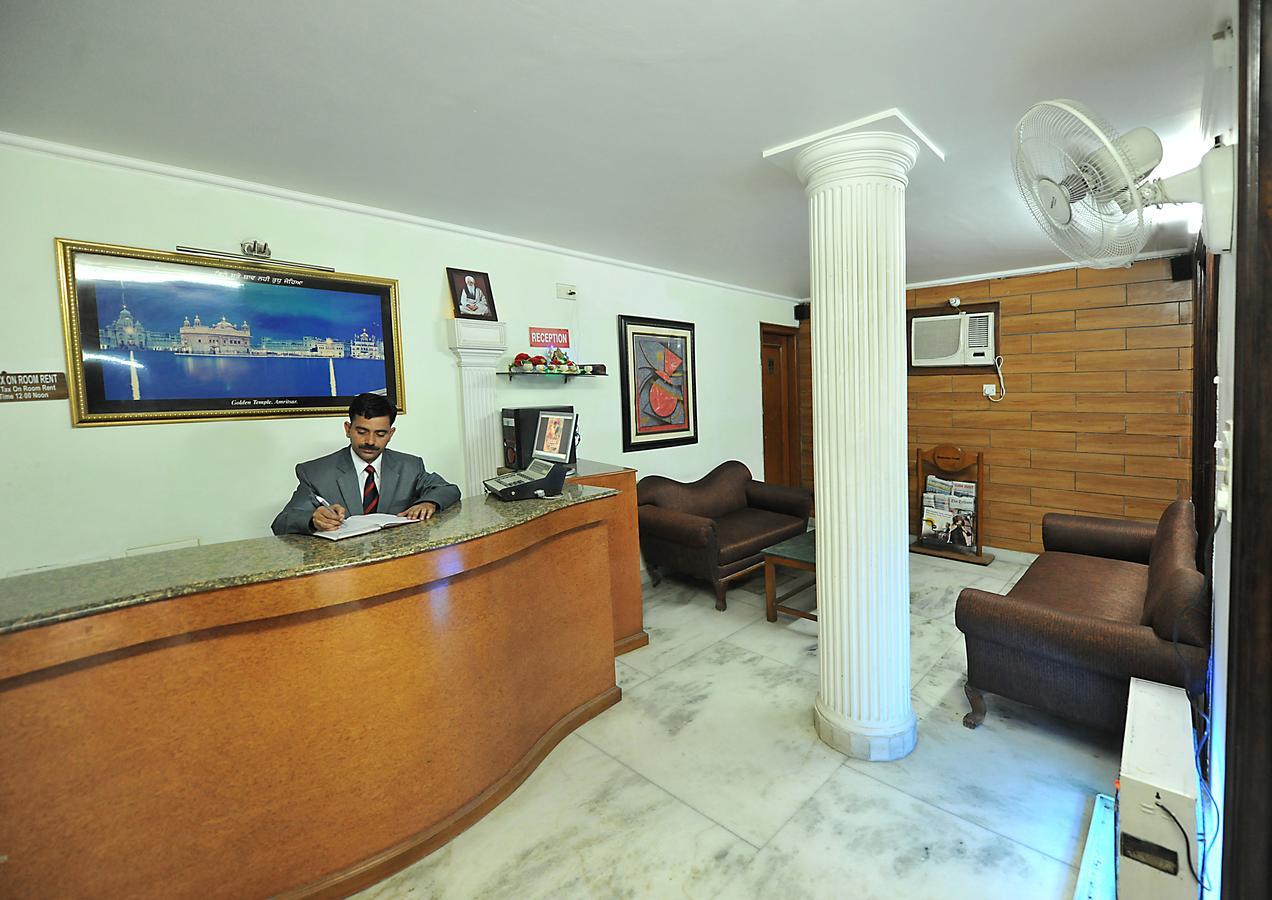 Oyo Flagship 40314 Hotel Victoria International Amritsar Buitenkant foto