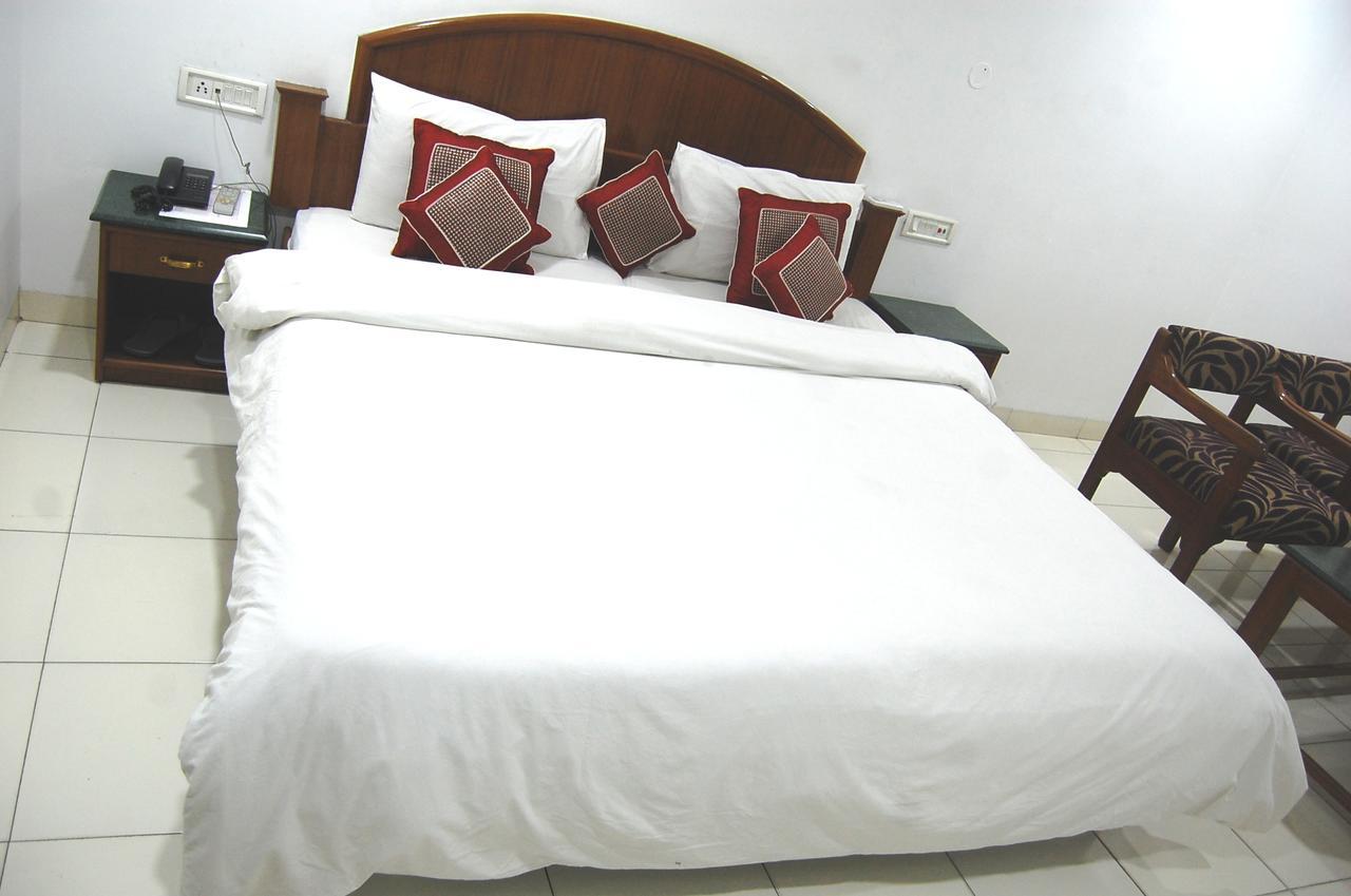 Oyo Flagship 40314 Hotel Victoria International Amritsar Buitenkant foto
