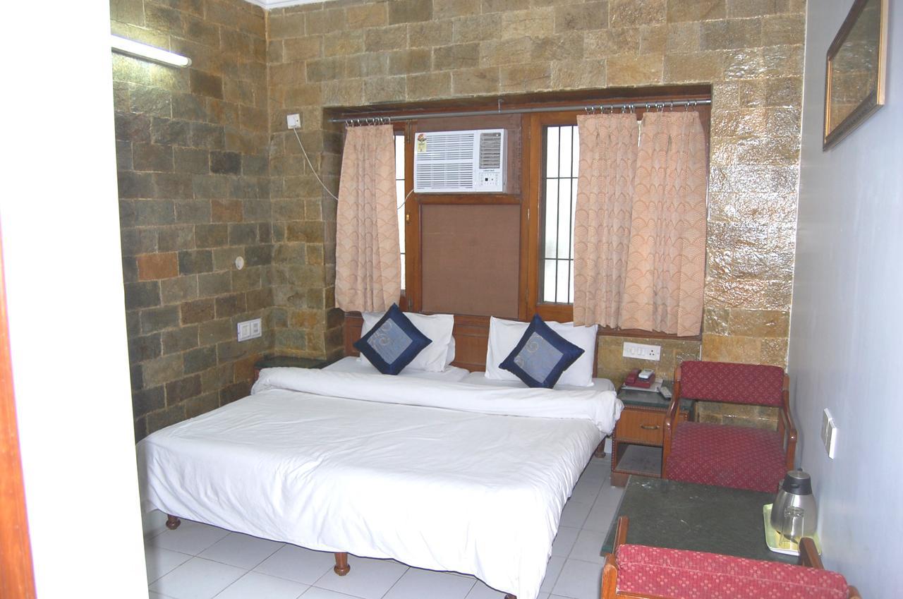 Oyo Flagship 40314 Hotel Victoria International Amritsar Buitenkant foto